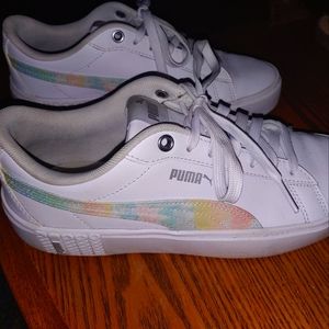 WOMEN'S PUMA SMASH V2 L PLATFORM SNEAKERS